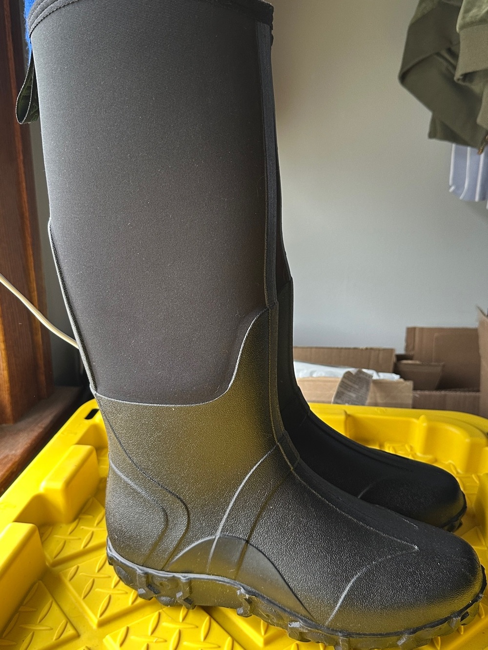 Men's Tall Black Waterproof Muck Boots Size 10